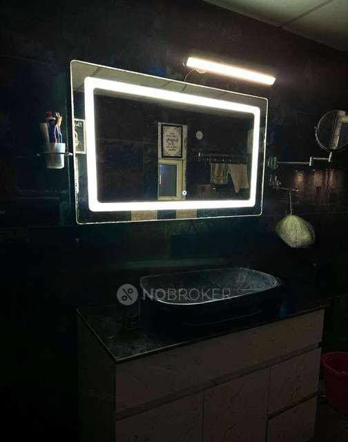 PG for Boys in Crossings Republik