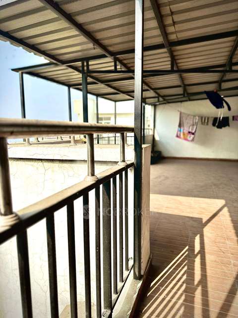 PG for Girls in Crossings Republik