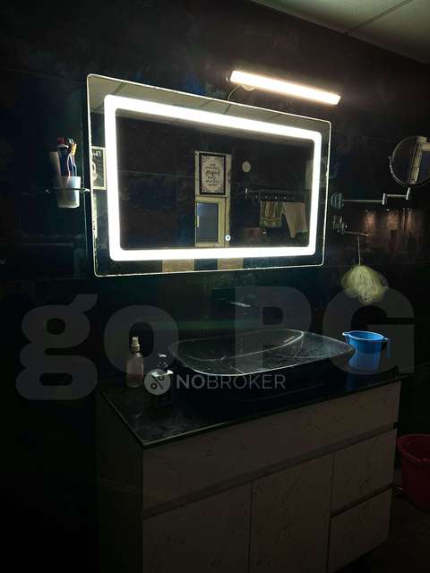 PG for Girls in Crossings Republik