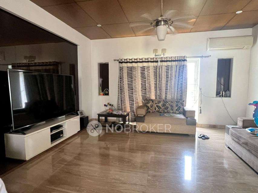 4+ BHK Flat In Northeast Excellence For Sale  In Hafeezpet