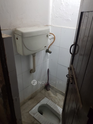 2 BHK Flat In Apartment For Sale  In Shalimar Bagh,