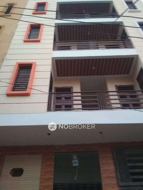 1 RK Flat In Standalone Building  for Rent  In Sector 37
