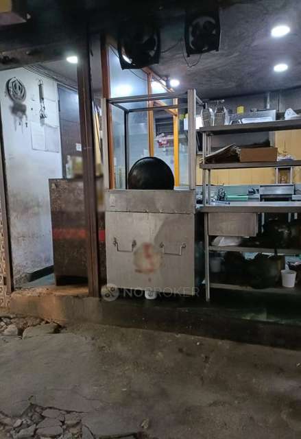 Restaurant/Cafe in Flyover Market, Defence Colony Flyover, Delhi for sale 