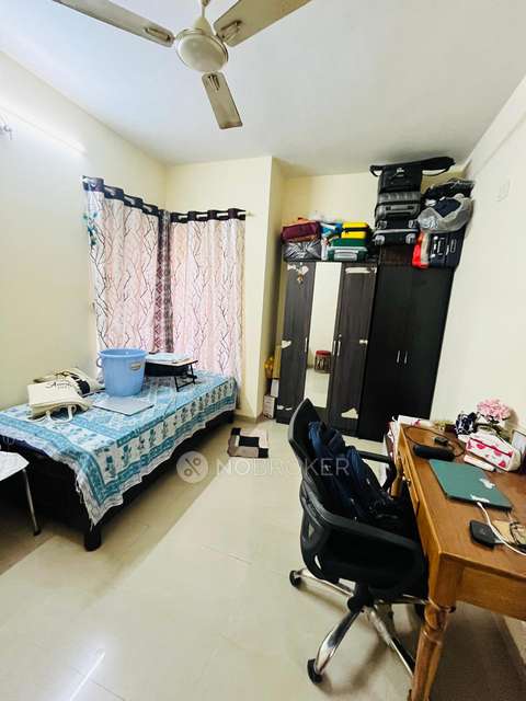 2 BHK Flat In Park Royale for Rent  In Rhatani