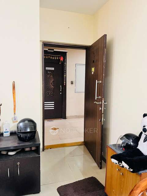 2 BHK Flat In Park Royale for Rent  In Rhatani
