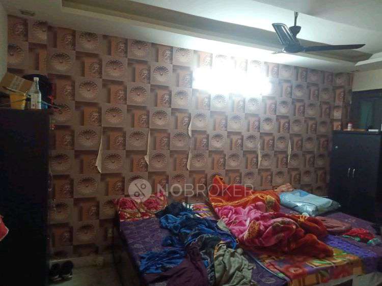 4 BHK Flat In Standalone For Sale  In Laxmi Nagar