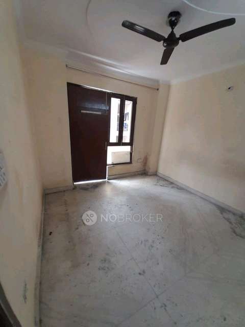 4 BHK Flat In Standalone For Sale  In Laxmi Nagar