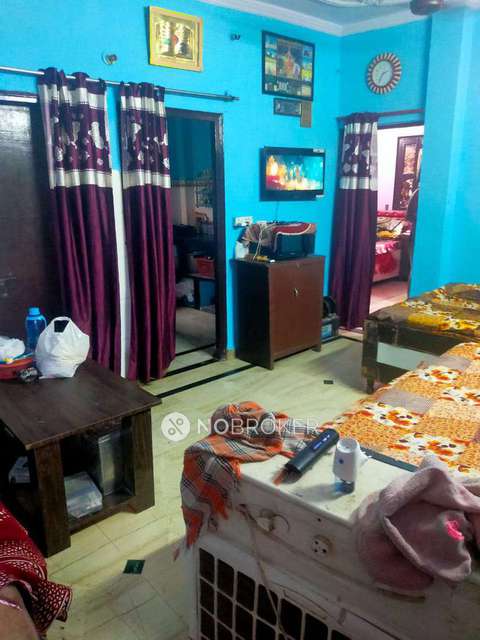 2 BHK Flat In Khan Building For Sale  In Krishna Nagar