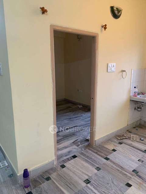 2 BHK Flat In Tech And Corner For Sale  In Bowenpally