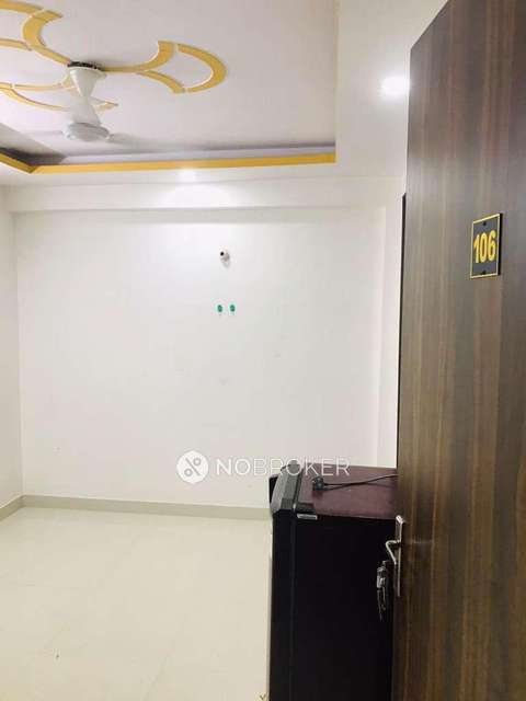 1 BHK Flat In Santosh Apartment For Sale  In Chhatarpur