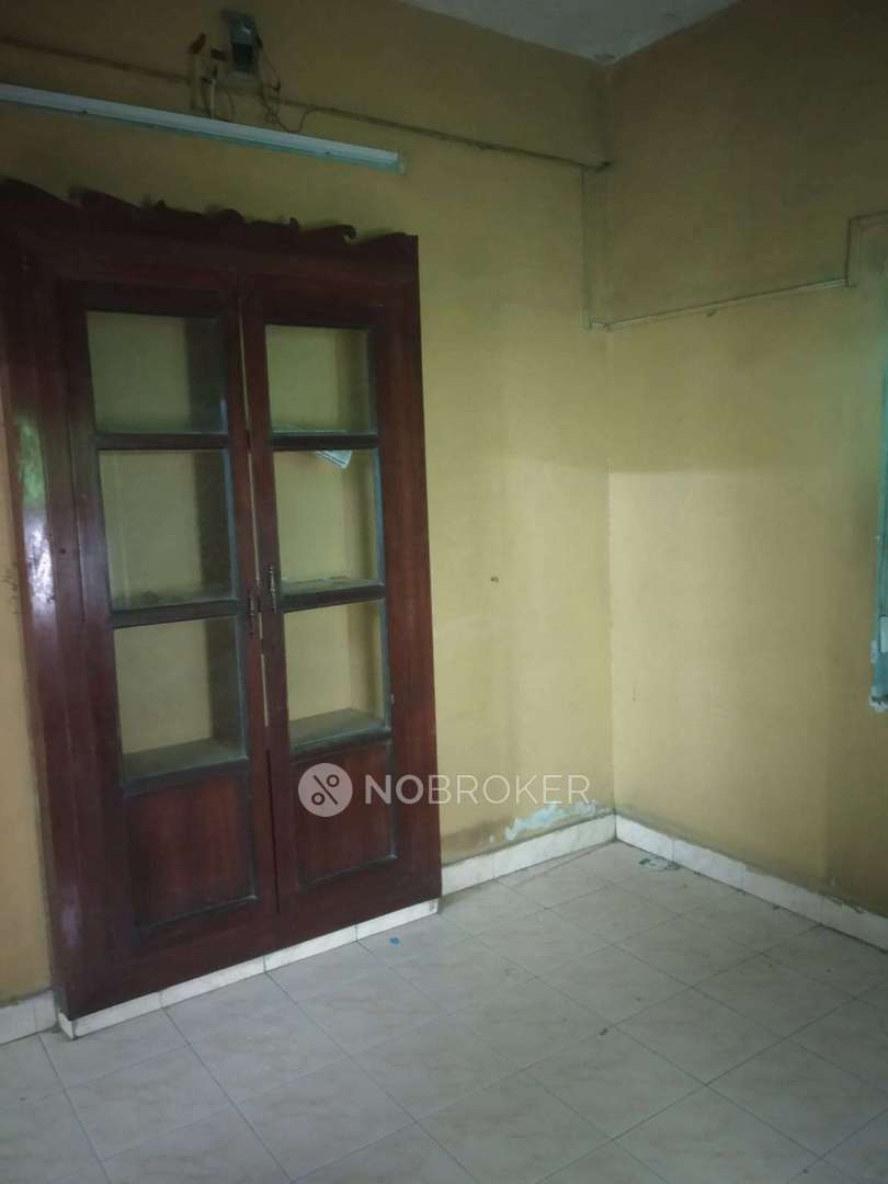 Independent House Vadapalani Rent WITHOUT BROKERAGE Semifurnished 3