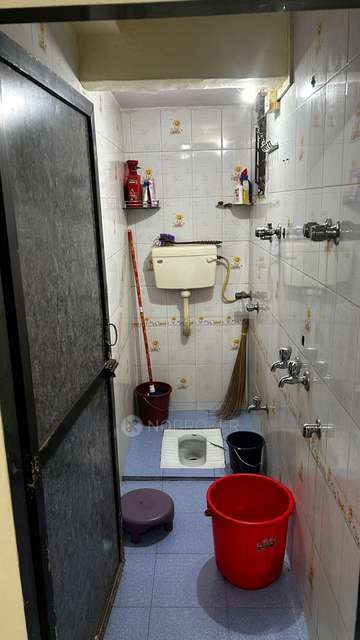 PG for Girls in Kandivali West