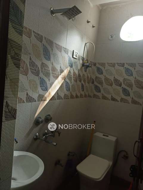 3 BHK Flat In Karampura For Sale  In Karam Pura