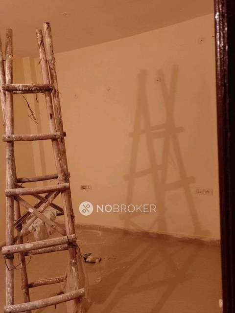 4 BHK Flat In Sb For Sale  In Sangam Vihar