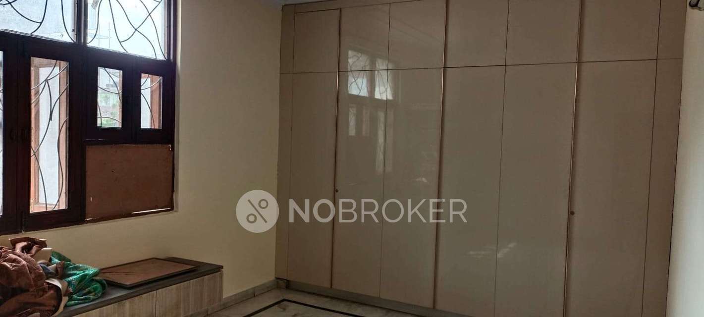 3 BHK Flat for Rent  In Rajouri Garden