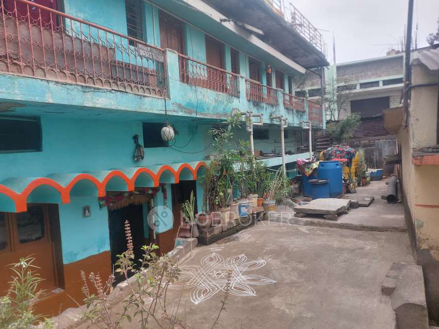 Plot For Sale  In Old Building Which Can Be Demolished In Garebhavi Palya Bus Stop