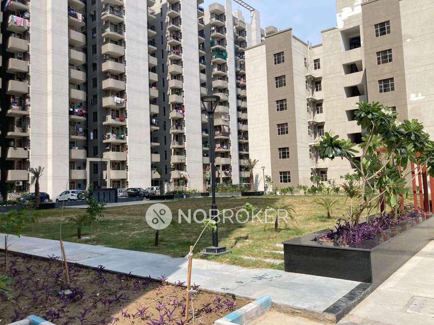2 BHK Flat In Signature Global Solera2 For Sale  In Sector 107