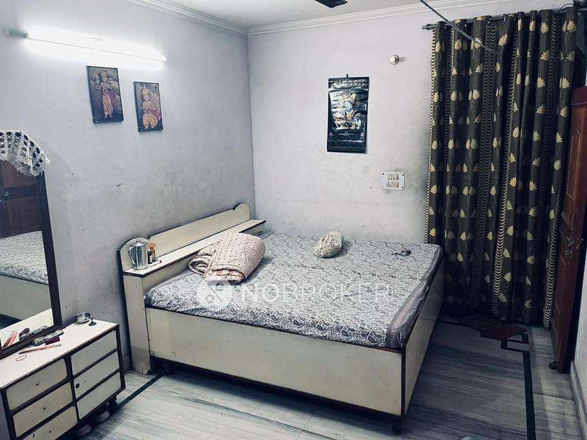 3 BHK Flat In Standlone Building  For Sale  In Moti Nagar