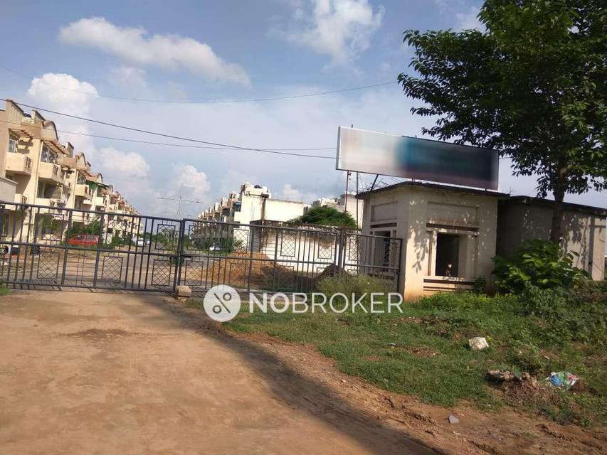 3 BHK Flat In Beverly Homes  For Sale  In Sector 89