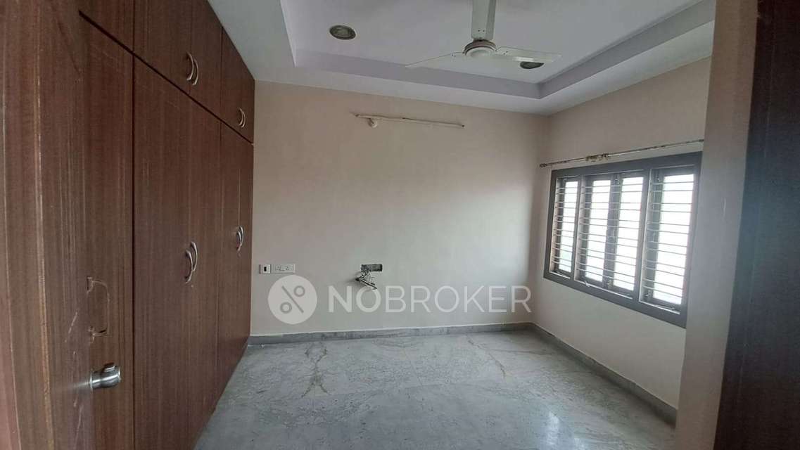 2 BHK Flat In Sai Towers For Sale  In Mallapur