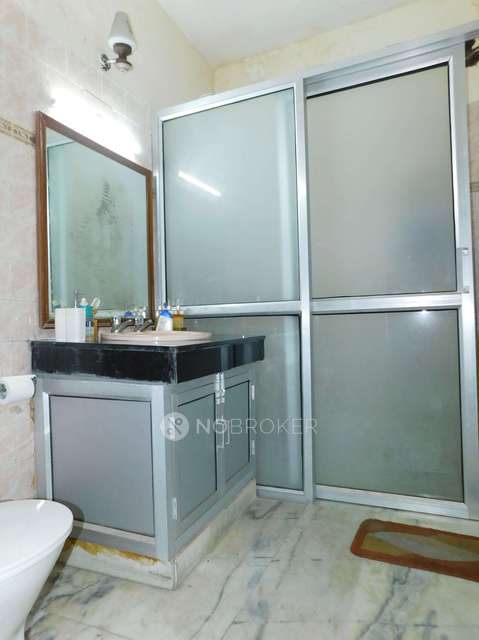4 BHK House For Sale  In  Friends Colony East