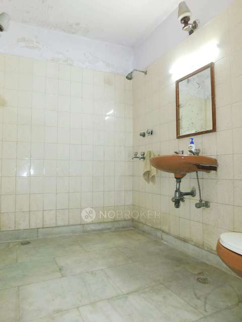 4 BHK House For Sale  In  Friends Colony East