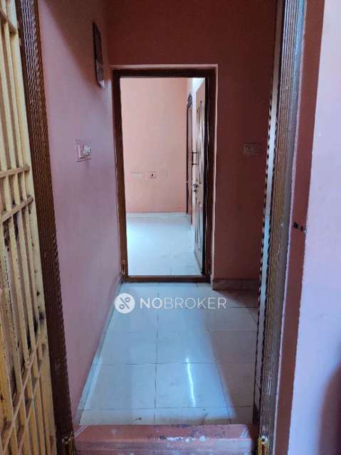 1 BHK Flat In Vijayalakshmi Sri Srinivasa Padmavathy Apartment For Sale  In Ullagaram