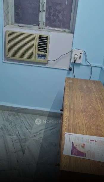 1 BHK Flat In Self Help Co-operative Housing Society for Rent  In Vile Parle West