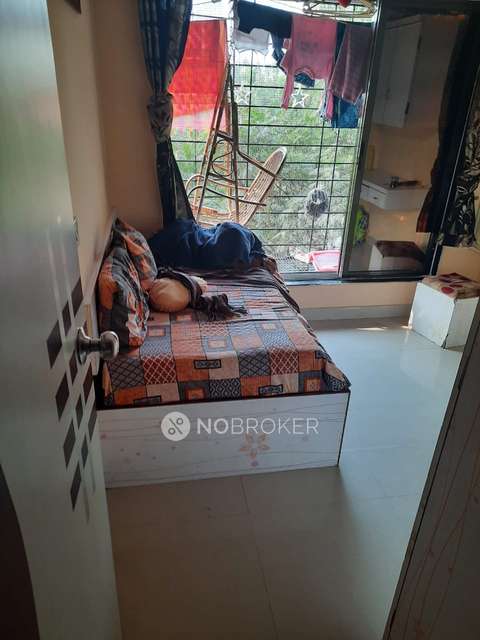 2 BHK Flat In New Sarika Co-operative Society For Sale  In Malad East