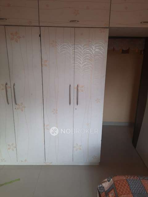 2 BHK Flat In New Sarika Co-operative Society For Sale  In Malad East