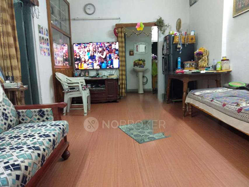 4+ BHK Flat In Ashish Apartment  For Sale  In  Srinagar Colony 