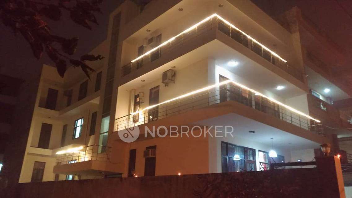 PG for Boys in Sector 66