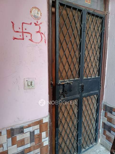 2 BHK Flat For Sale  In Safdarjung Enclave