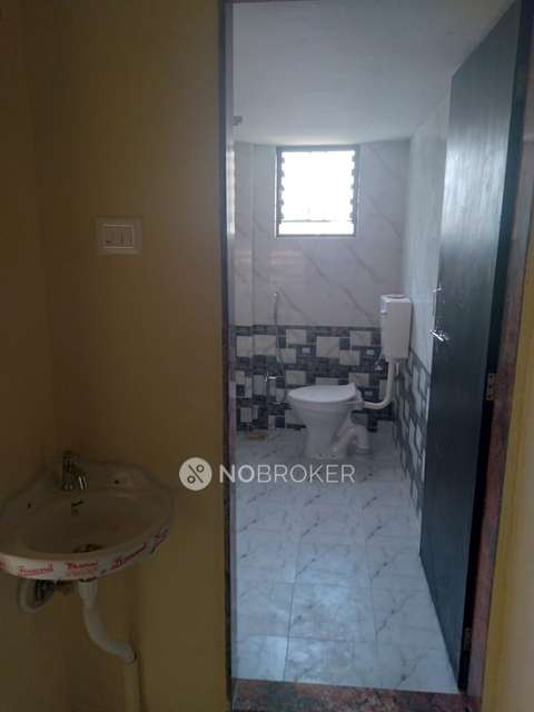 2 BHK Flat In Shree Colony for Rent  In Lions Club School