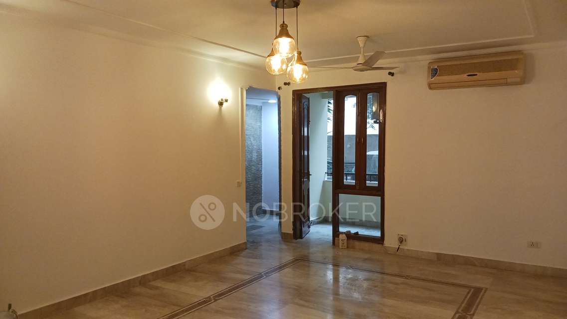 3 BHK Flat In Ambience Lagoon for Rent  In Sector-24
