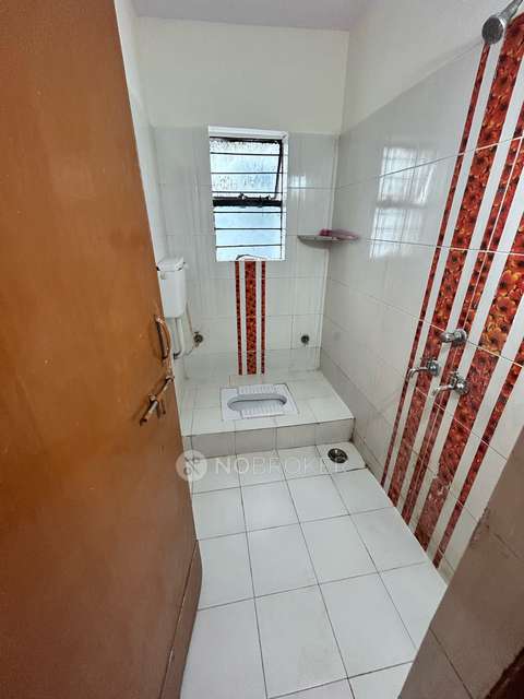 2 BHK Flat In Indraprabha Housing Society for Rent  In Vikas Nagar