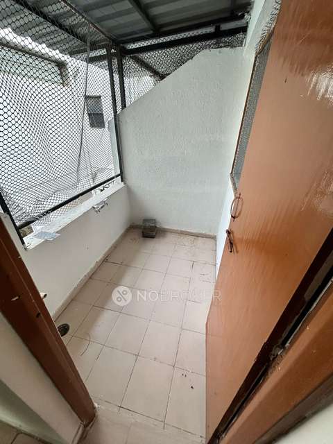 2 BHK Flat In Indraprabha Housing Society for Rent  In Vikas Nagar