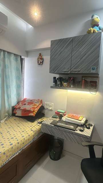 3 BHK Flat In Teenmurty Summit For Sale  In Borivali East