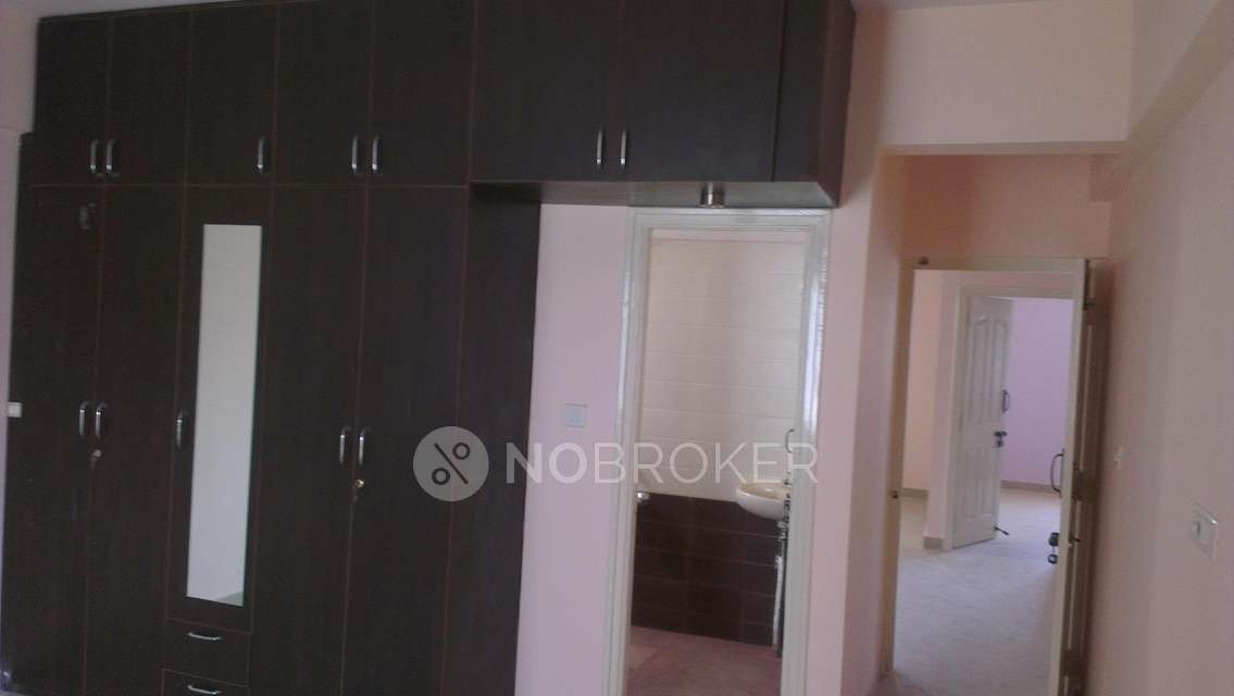 2 BHK Flat In Durga Shreyas Apartment For Sale  In Jalahalli East