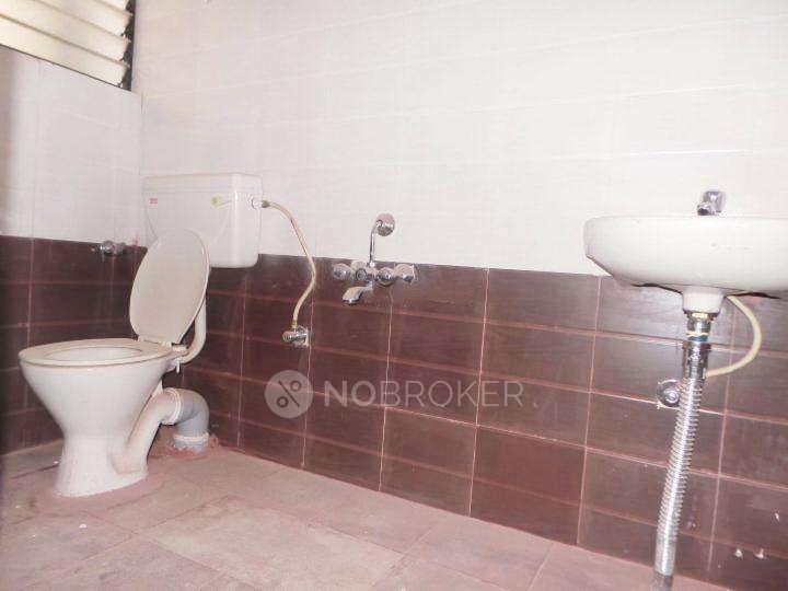 2 BHK Flat In Durga Shreyas Apartment For Sale  In Jalahalli East