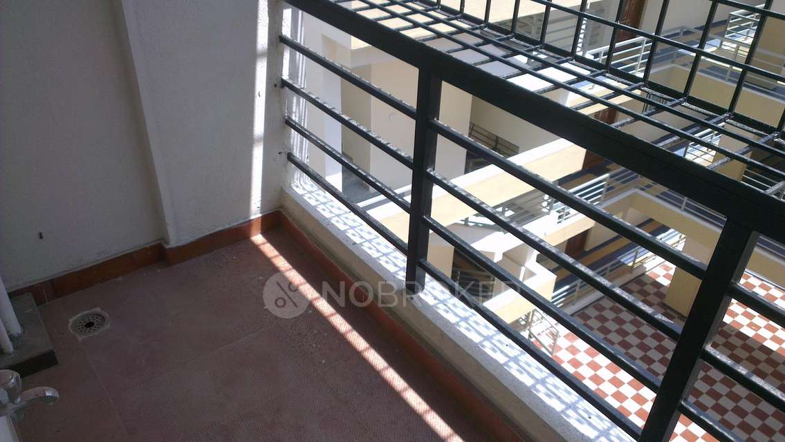 2 BHK Flat In Durga Shreyas Apartment For Sale  In Jalahalli East