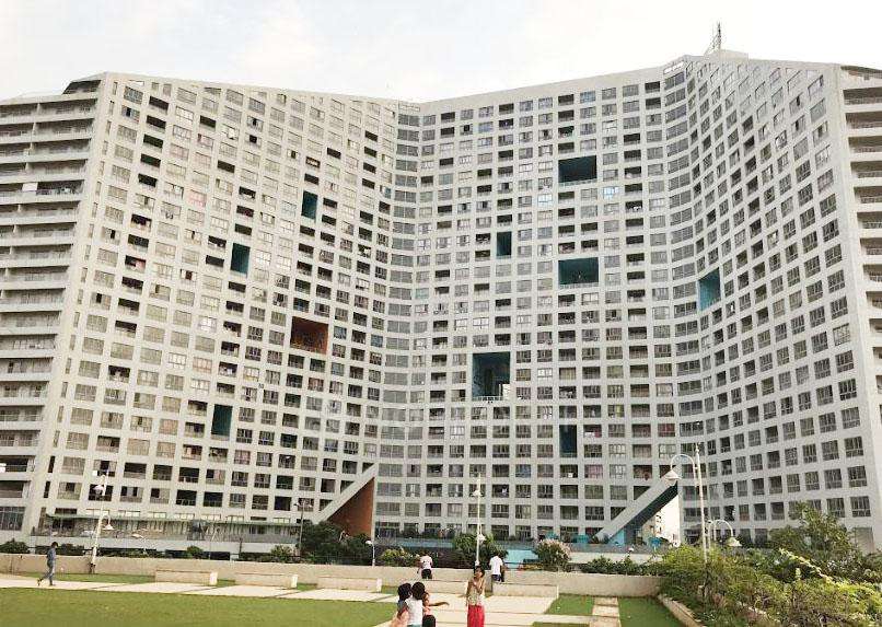 1 RK Flat In Amanora Future Towers For Sale  In Hadapsar