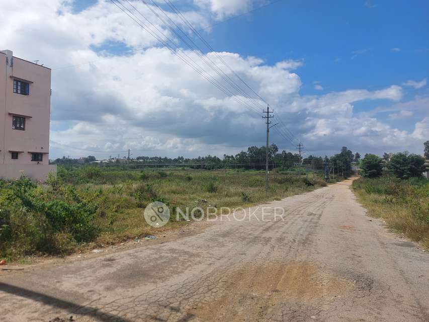 Plot For Sale  In Ctr Royal Park