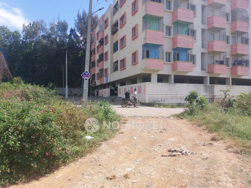 Plot For Sale  In Ctr Royal Park