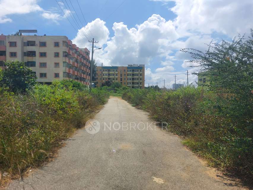 Plot For Sale  In Ctr Royal Park