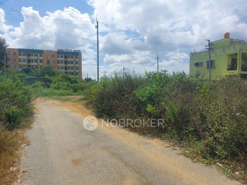 Plot For Sale  In Ctr Royal Park