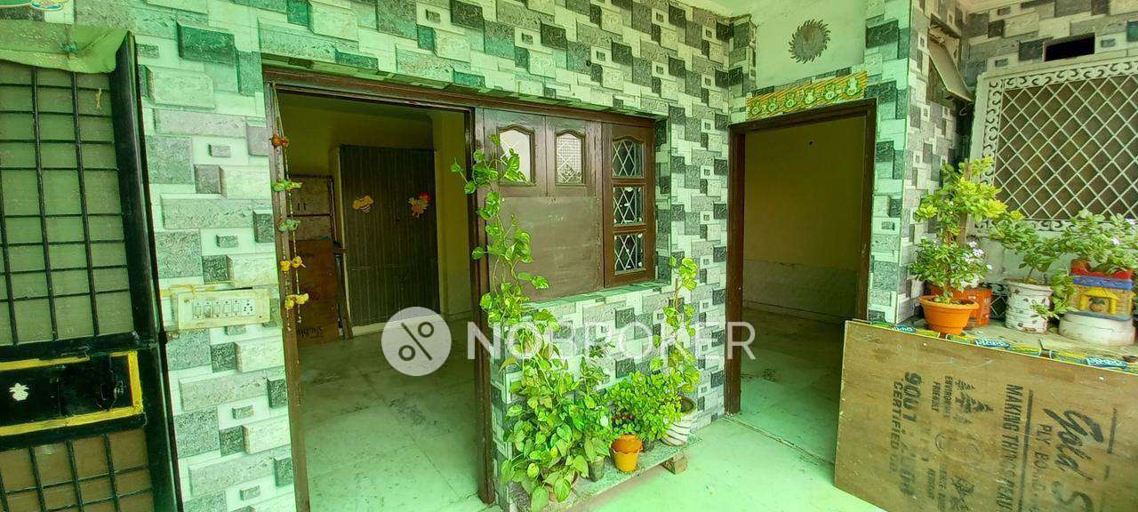 4+ BHK Flat For Sale  In  East Of Kailash