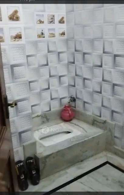 1 BHK Flat In Standalonebuilding For Sale  In Laxmi Nagar