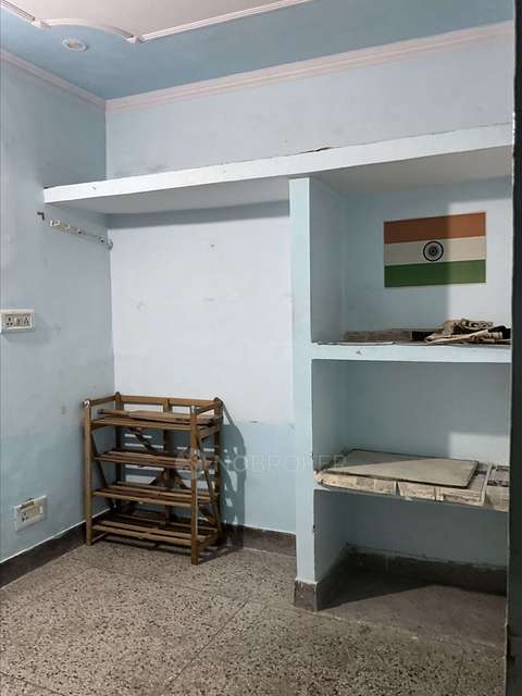 1 BHK Flat In Standalone Bulding for Rent  In Munirka