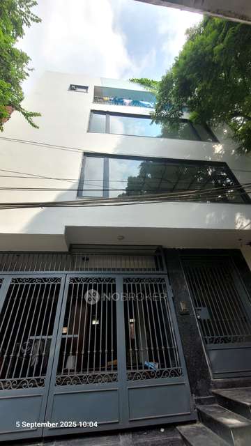 Commercial Property in Chhatarpur, Delhi for Rent 